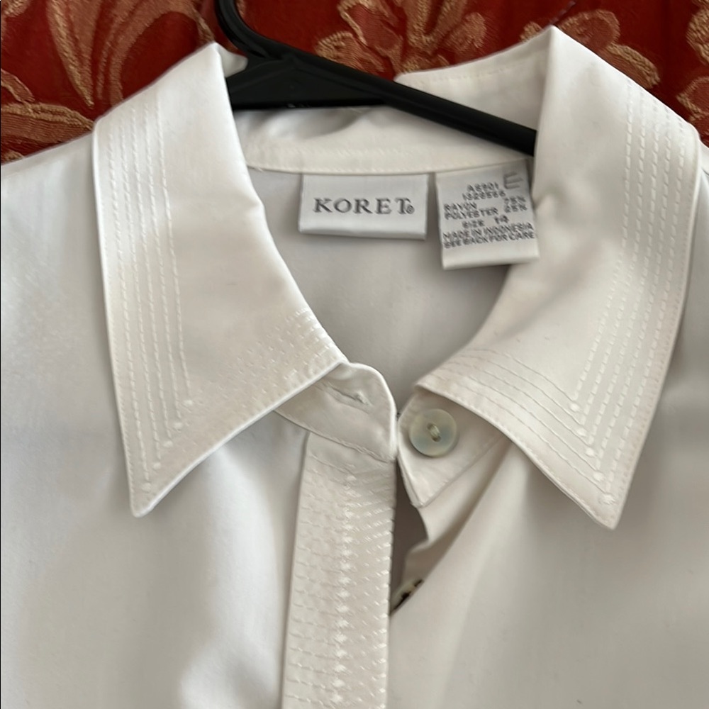 Elegant Cream Women’s Blouse
